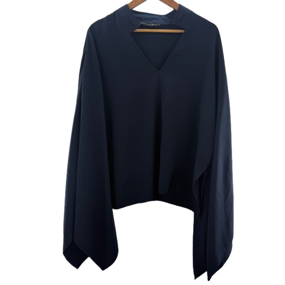Oscar De La Renta Italian Modern Silk Blouse V-Neck Handkerchief Sleeves Size 10 - Picture 1 of 11